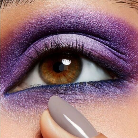 Mac Cosmetics Frost Eyeshadow - Picture 7 of 10